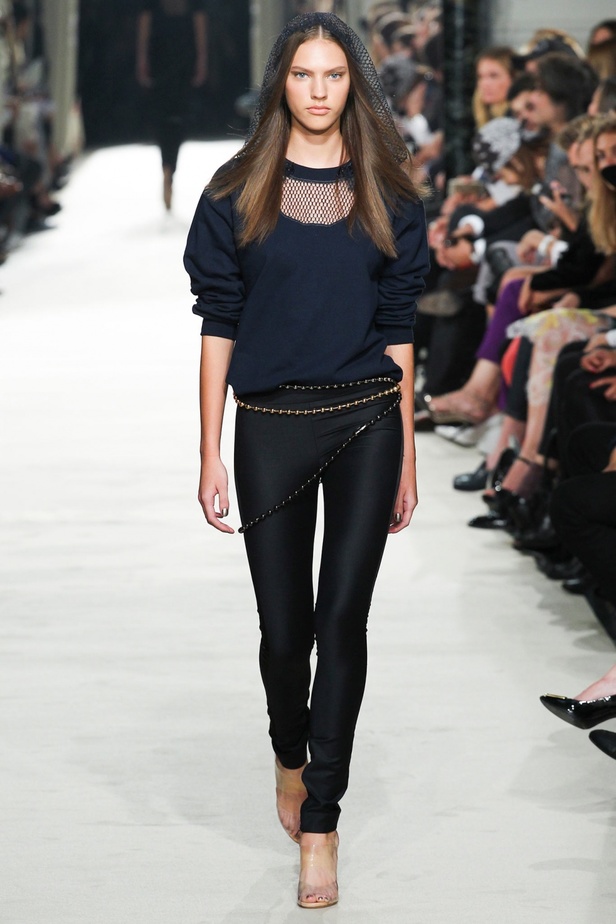 Alexis Mabille للمرأة القوية والحساسة في آن