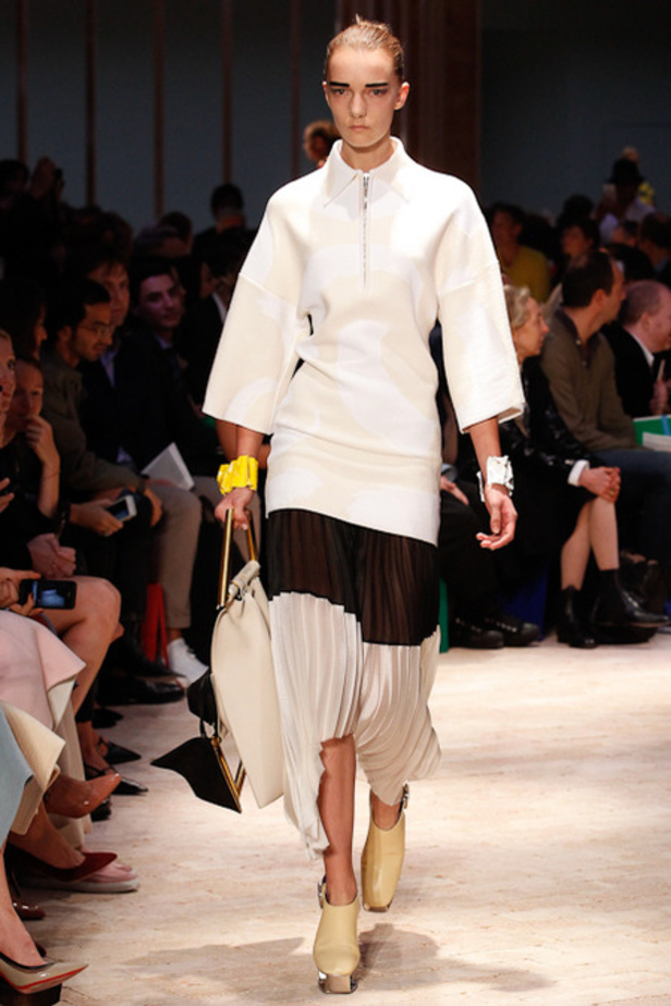 Celine أقمشة فريدة لانوثة ساحرة