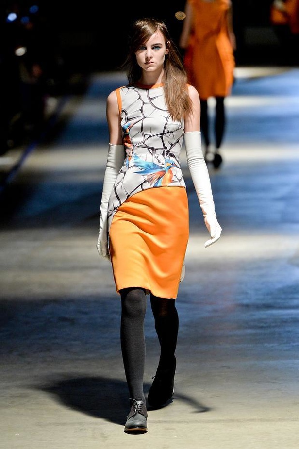 أزياء Giles... تفاصيل صغيرة تصنع الدهشة