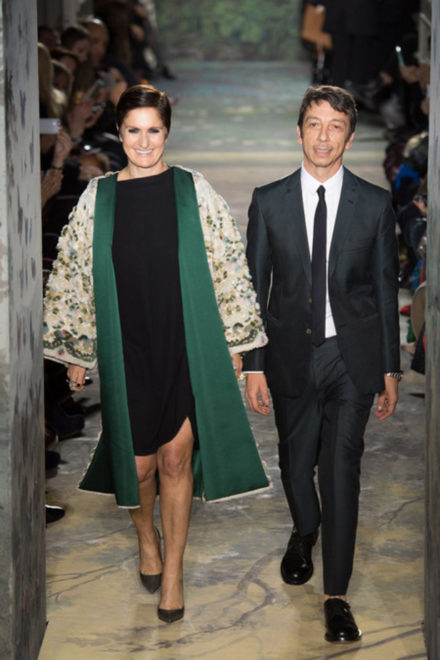  Valentino لمسات راقية وأناقة جاهزة