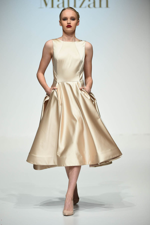 مجموعة Mauzan لسيدّة غامضة