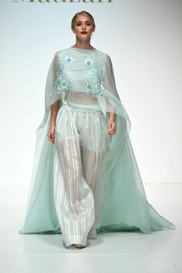 مجموعة Mauzan لسيدّة غامضة