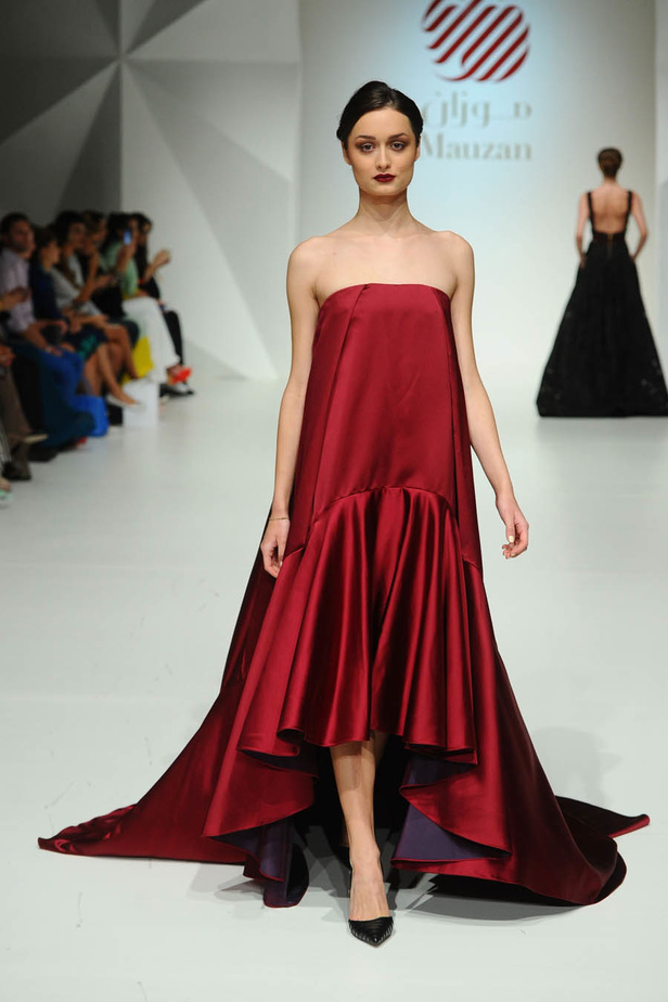 مجموعة Mauzan لسيدّة غامضة