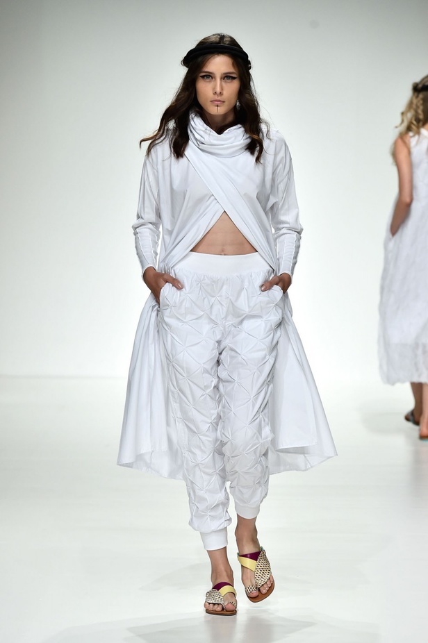 عرض أزياء مشاعل الراجحي لربيع و صيف 2016