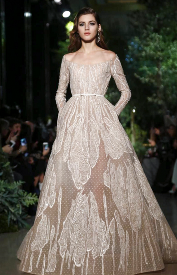 Elie Saab يمنح سندريلا سحر شهرزاد