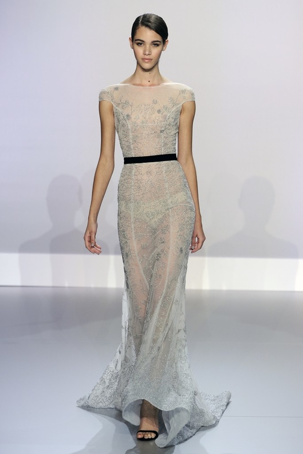 Ralph & Russo مجموعة حالمة تعيدنا الى العصر الذهبي