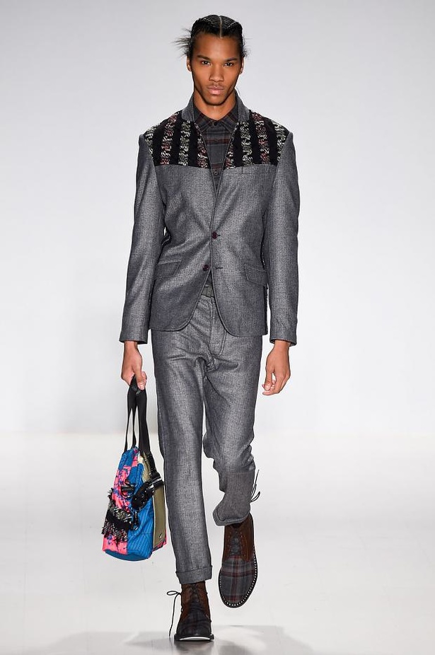 الكاروهات والأقمشة المطبّعة في عرض  Custo Barcelona