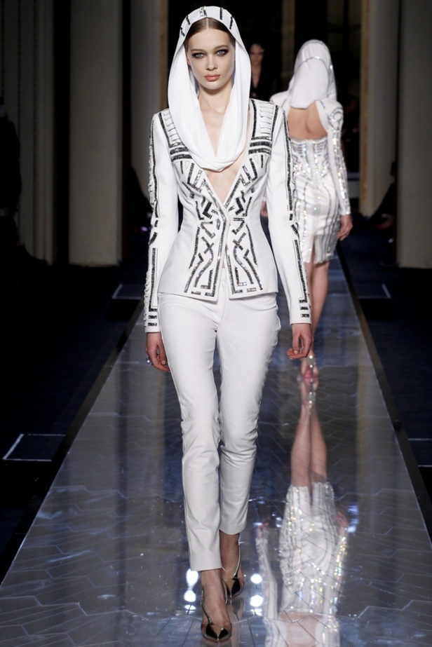 Atelier Versace الآلهة العصرية