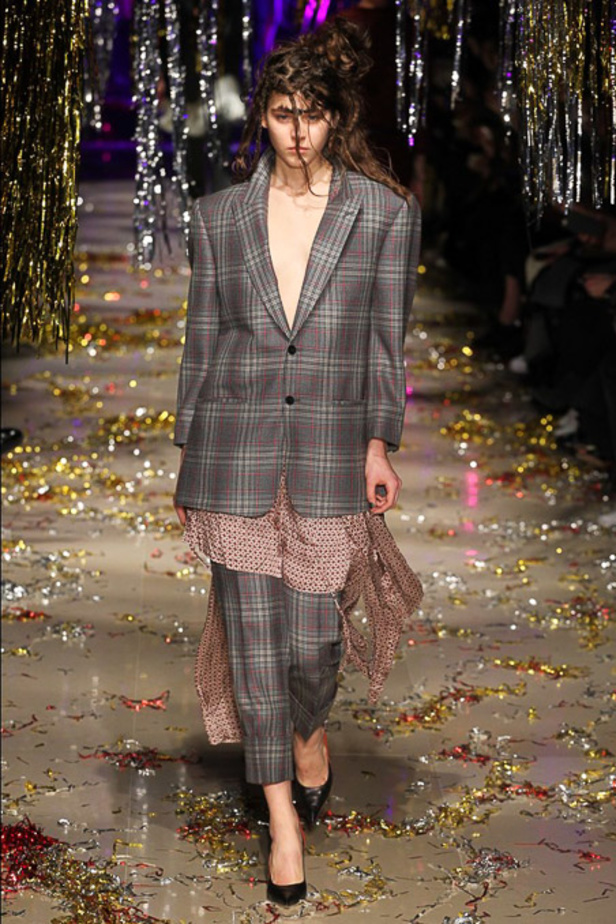 "Vivienne Westwood"... فانتازيّا فوضويّة بامتياز