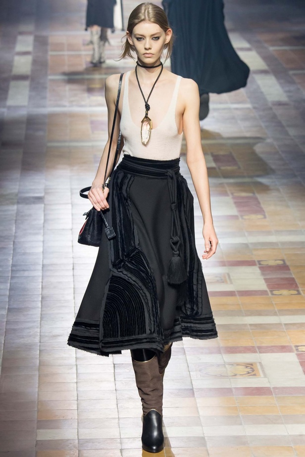 Lanvin تقدم أجمل مجموعاتها وتستوحيها من كازابلانكا