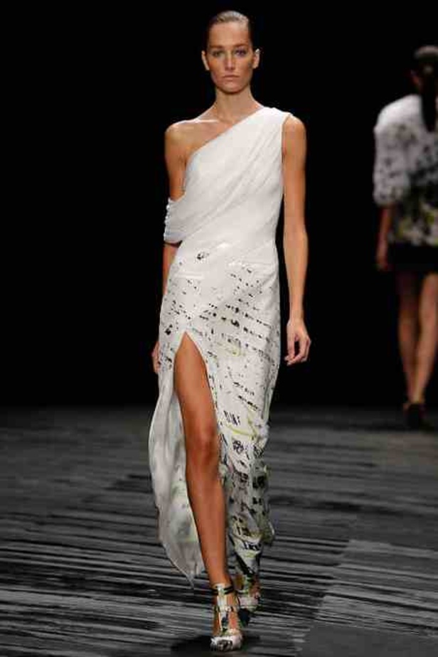 الفصول الأربعة تجتمع تحت سحابة J. MENDEL