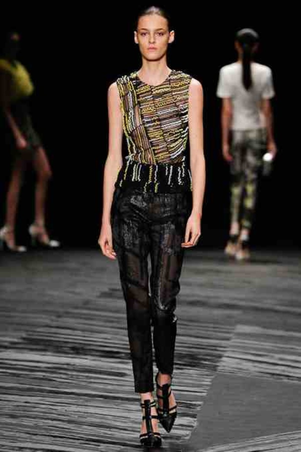 الفصول الأربعة تجتمع تحت سحابة J. MENDEL