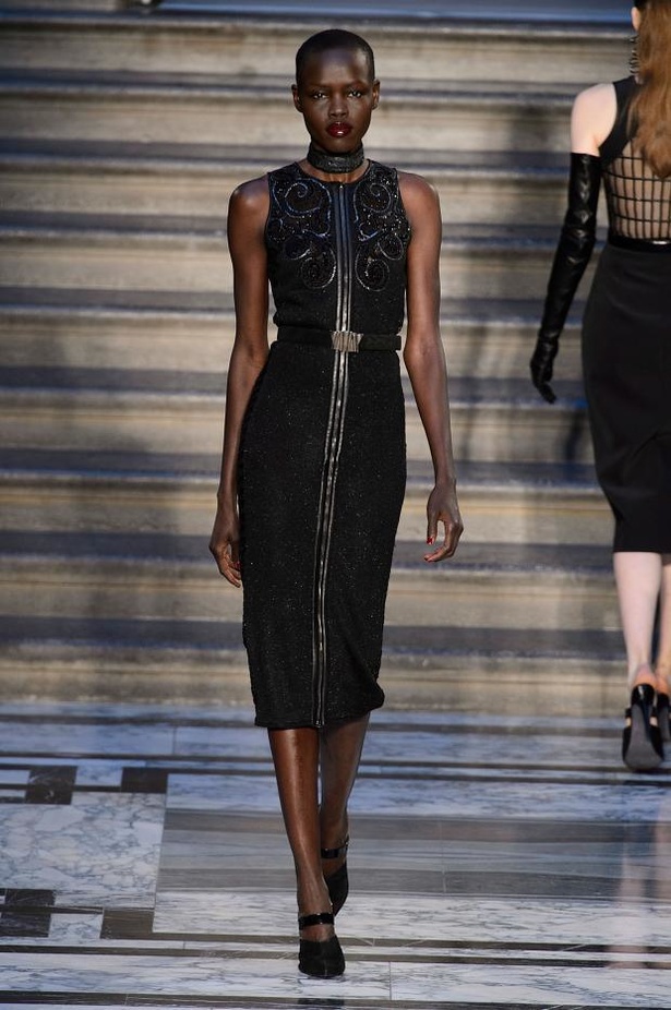 Julien Macdonald عاشق لموضة الشبك