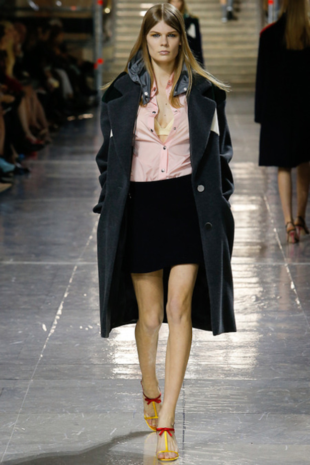 خريف Miu Miu... جمال بألوان السماء السبعة