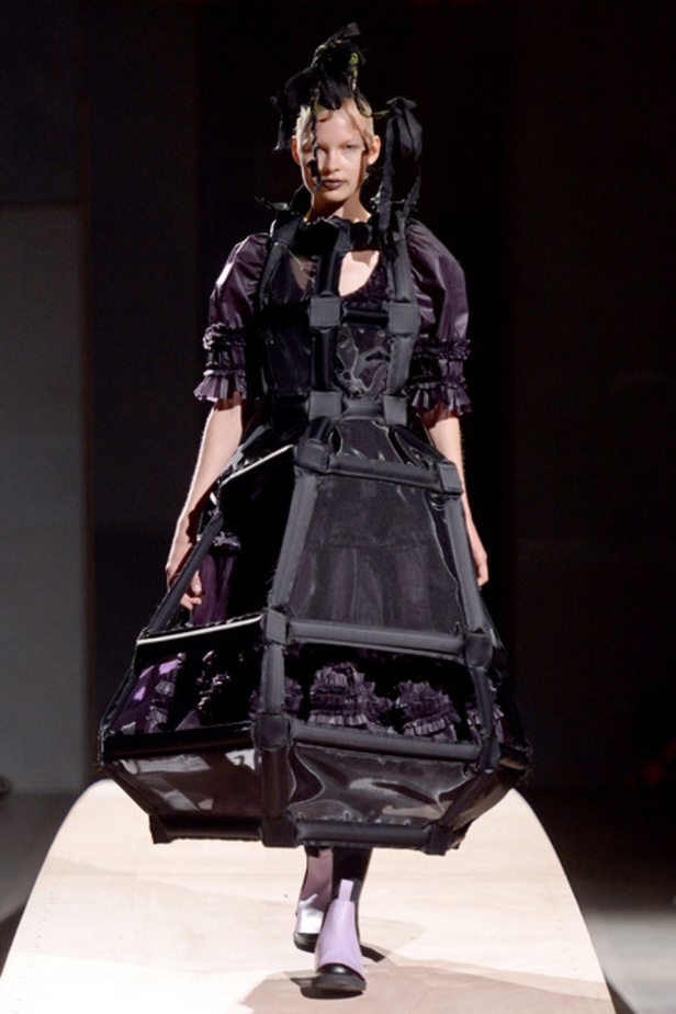 Comme des Garcons تصاميم من وحي العمل السينمائي