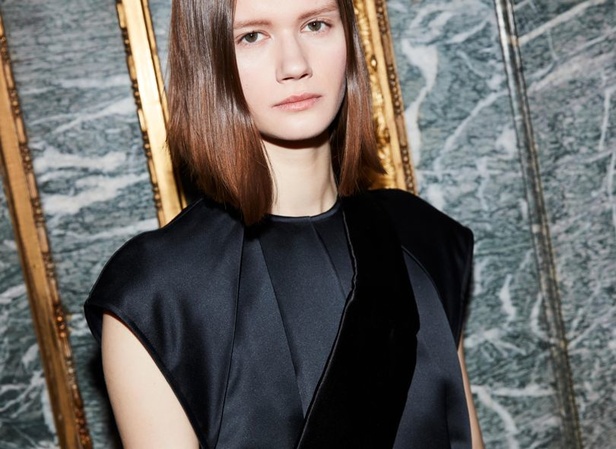 عرض أزياء Victoria Beckham لخريف وشتاء 2018 !