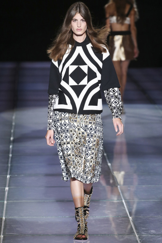 تخريمات دائرية ونقوش متداخلة في مجموعة FAUSTO PUGLISI