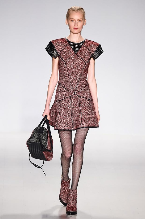 الكاروهات والأقمشة المطبّعة في عرض  Custo Barcelona