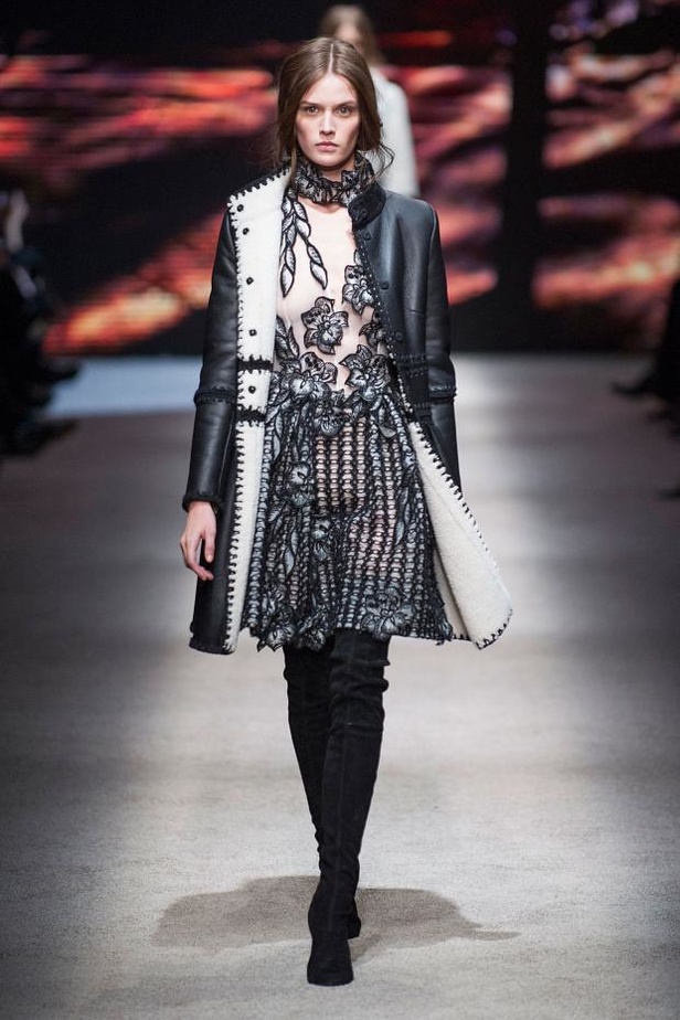 طلّة راقية في عالم التطريز مع Alberta Ferretti