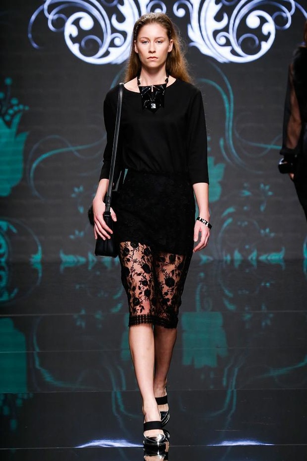 لمسات الفرو والشراريب تغمر عروض Aigner