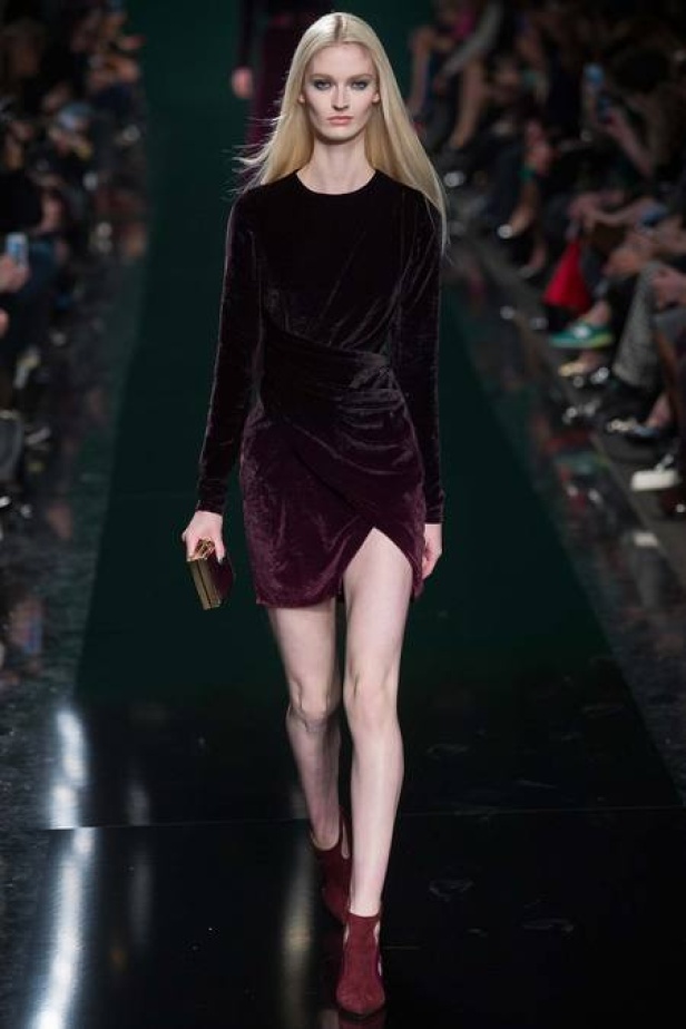 Elie Saab... الوصفة السحرية لأناقة السهرات