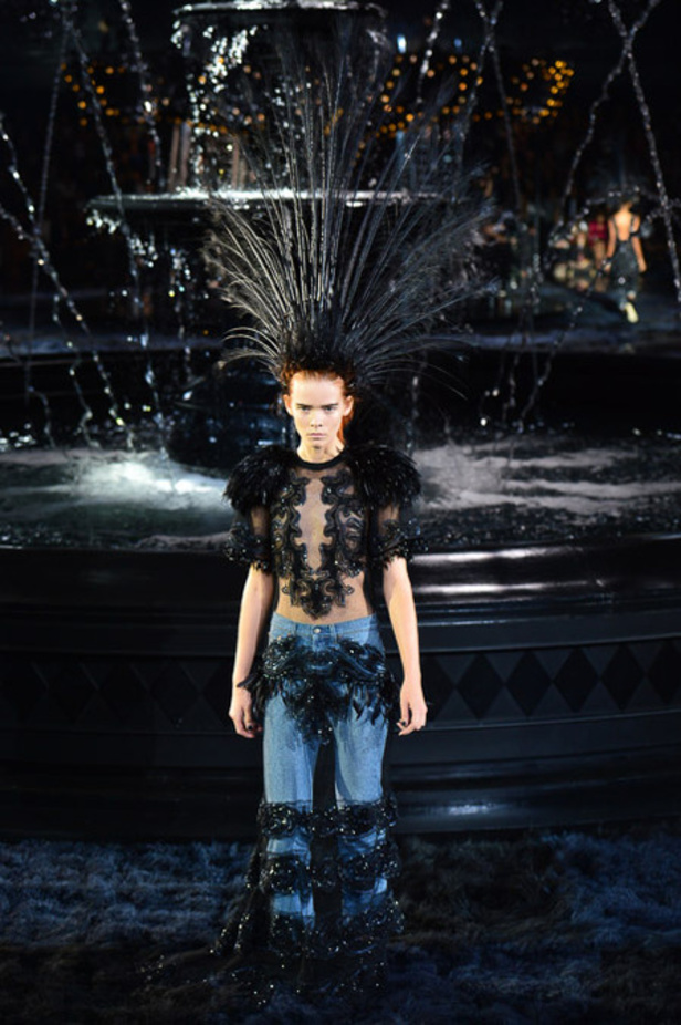 Louis Vuitton تودّع مارك جايكوبز في عرض استثنائي