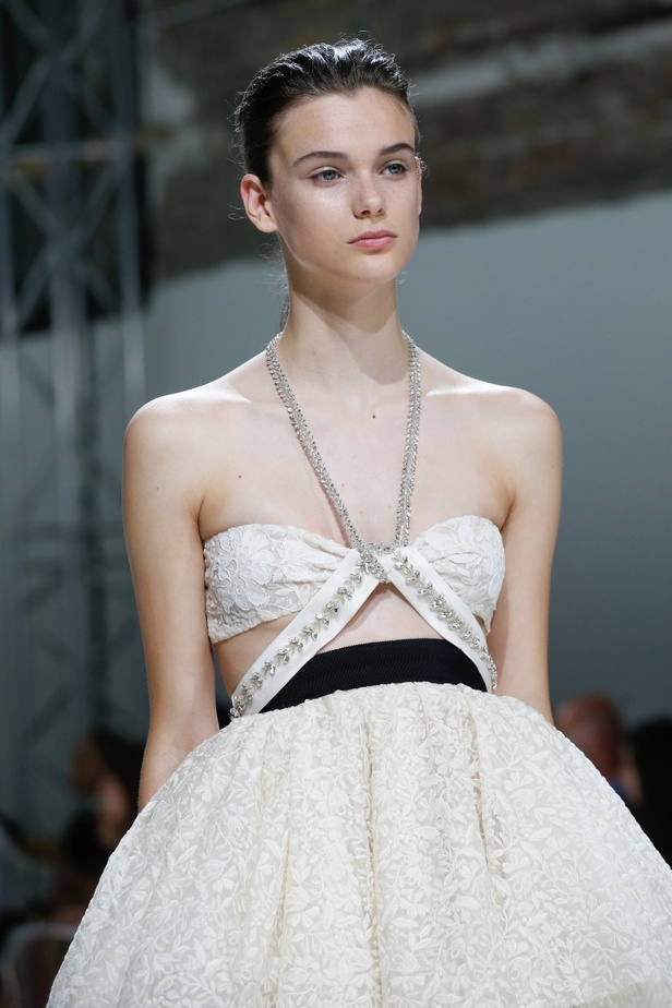 مجموعة Giambattista Valli للهوت كوتور لموسم خريف 2016