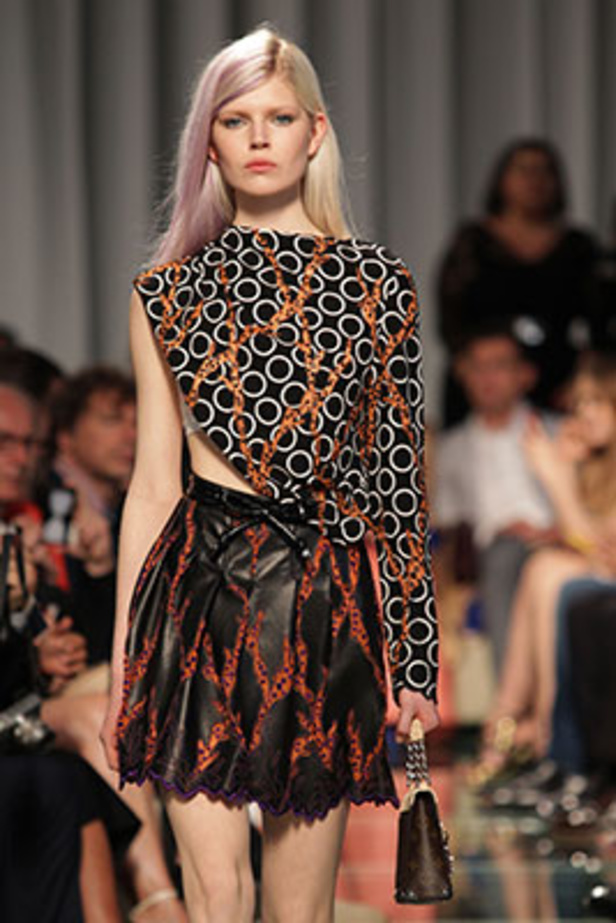 مجموعة Louis Vuitton Cruise... كيف تصنع البهجة؟