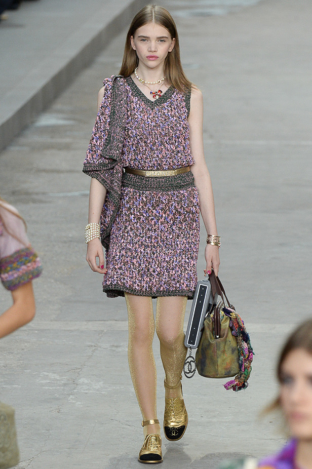 Chanel حرب لونية... ودعوة للسلام والمساواة