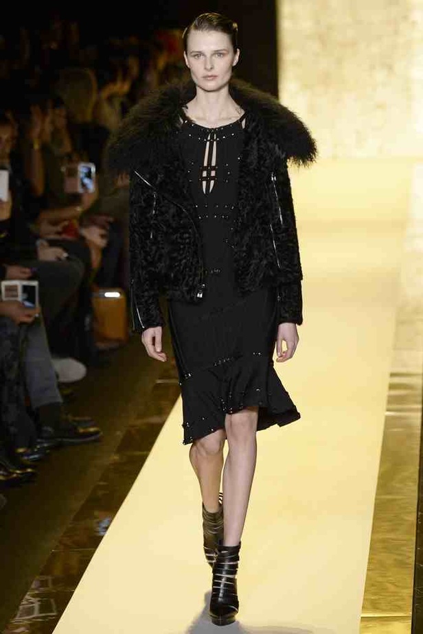 مغامرة مأمونة العواقب مع خريف Herve Leger 