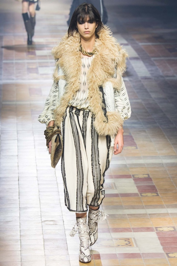 Lanvin تقدم أجمل مجموعاتها وتستوحيها من كازابلانكا