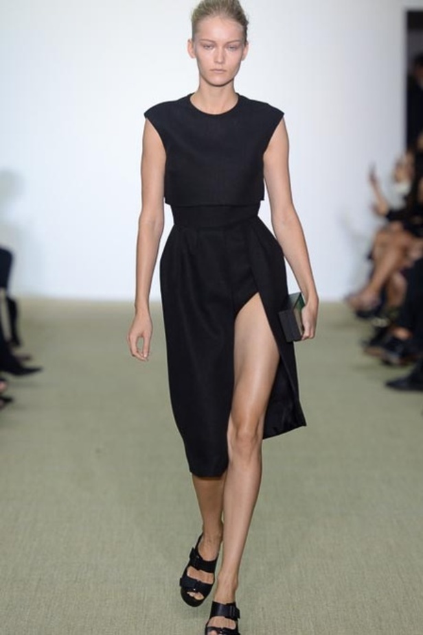 Giambattista Valli: السراويل القصيرة سحر الانوثة