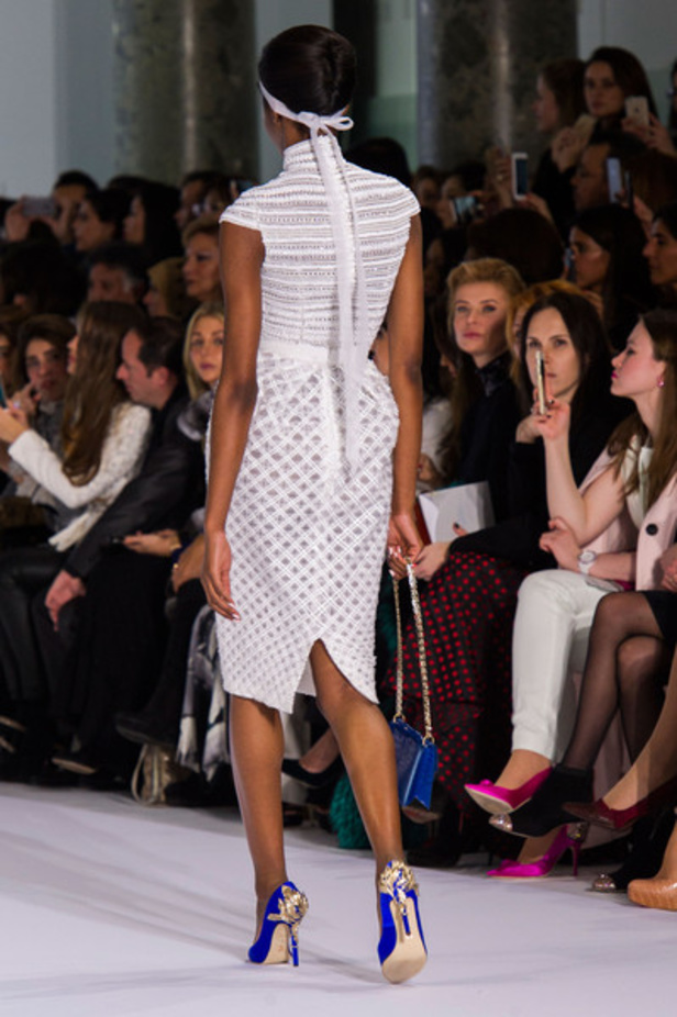 عرض "رالف أند روسو" للأزياء الفاخرة لربيع وصيف 2016