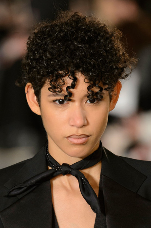 مجموعة فوضويّة وعشوائية لـMaison Margiela في عرض ربيع وصيف 2016