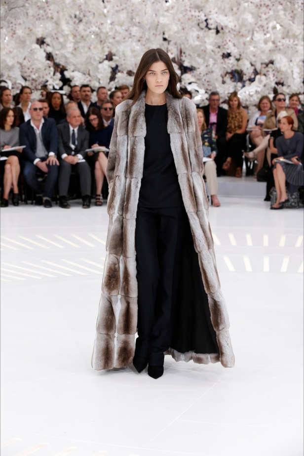 أميرات Christian Dior بين التاريخ والمستقبل