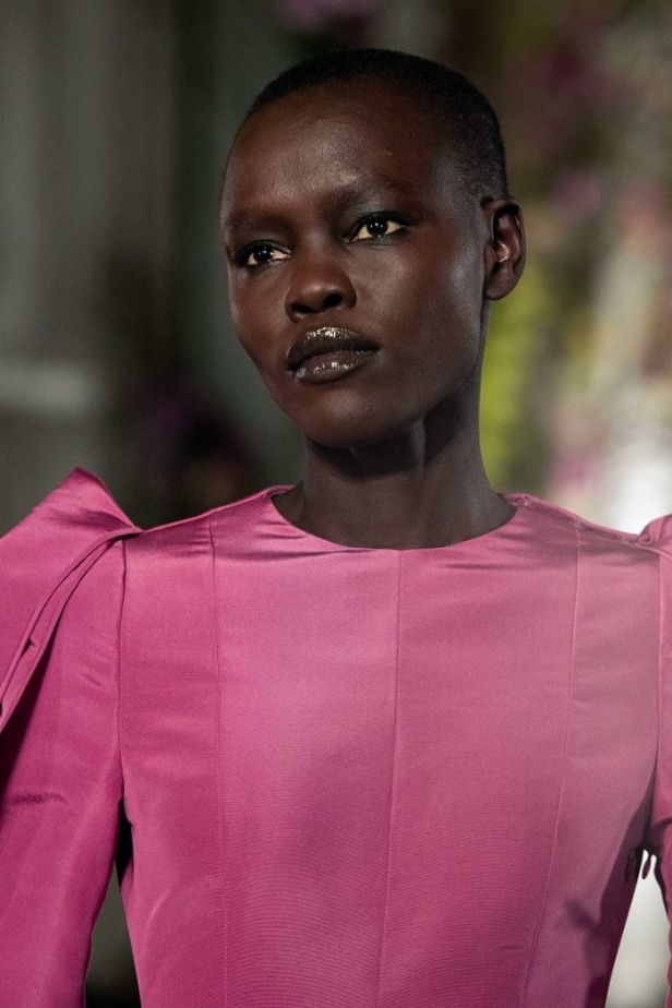 عرض أزياء فالنتينو لربيع 2019