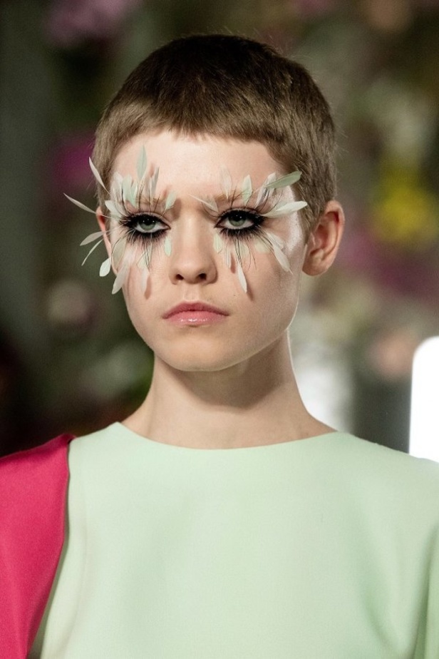 عرض أزياء فالنتينو لربيع 2019