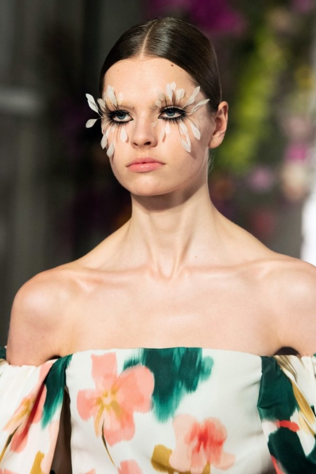 عرض أزياء فالنتينو لربيع 2019