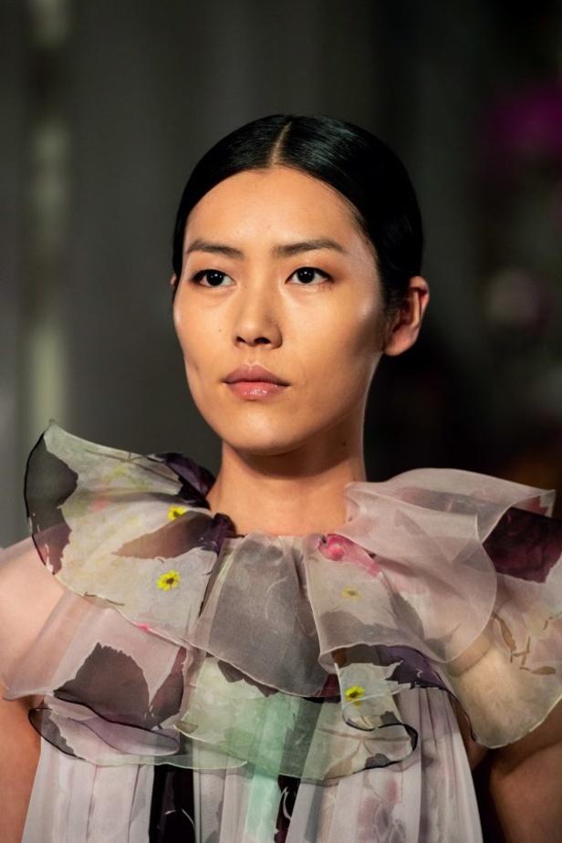 عرض أزياء فالنتينو لربيع 2019