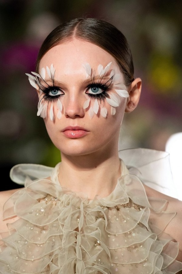 عرض أزياء فالنتينو لربيع 2019