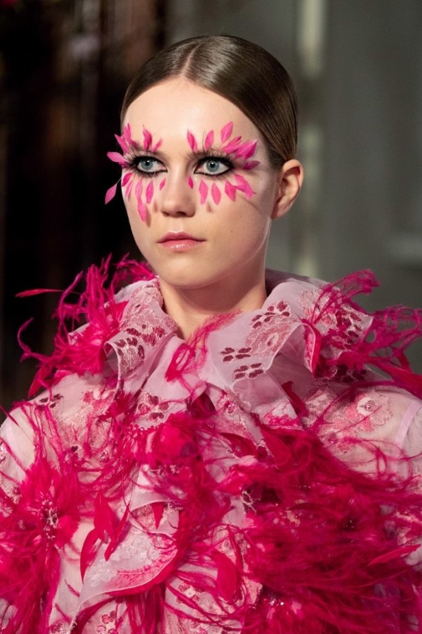 عرض أزياء فالنتينو لربيع 2019