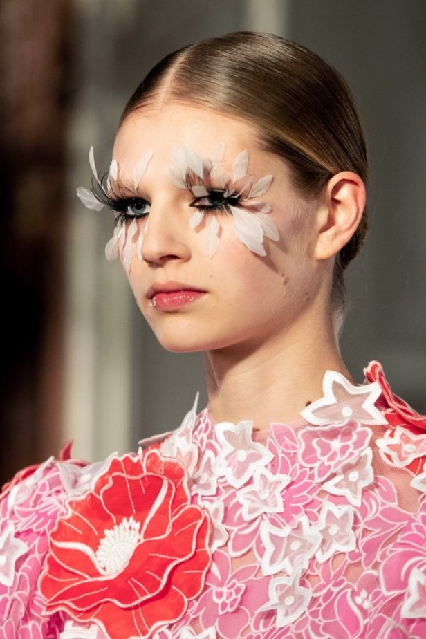 عرض أزياء فالنتينو لربيع 2019