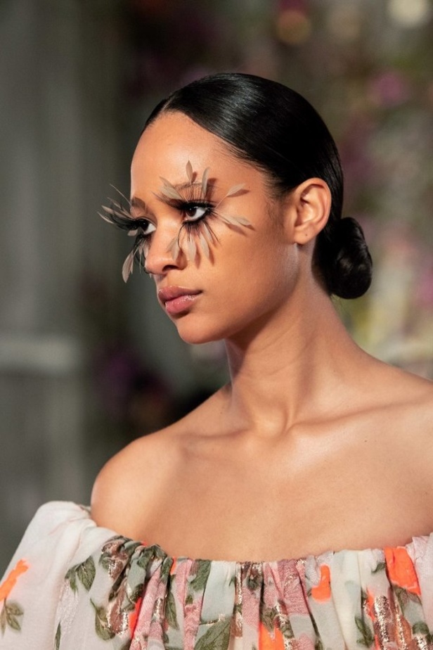 عرض أزياء فالنتينو لربيع 2019