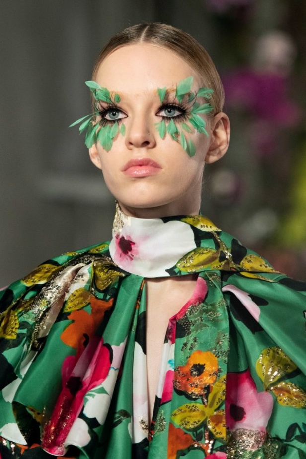 عرض أزياء فالنتينو لربيع 2019