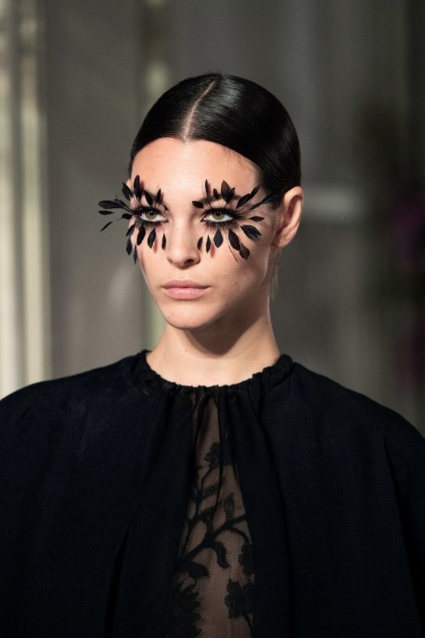 عرض أزياء فالنتينو لربيع 2019