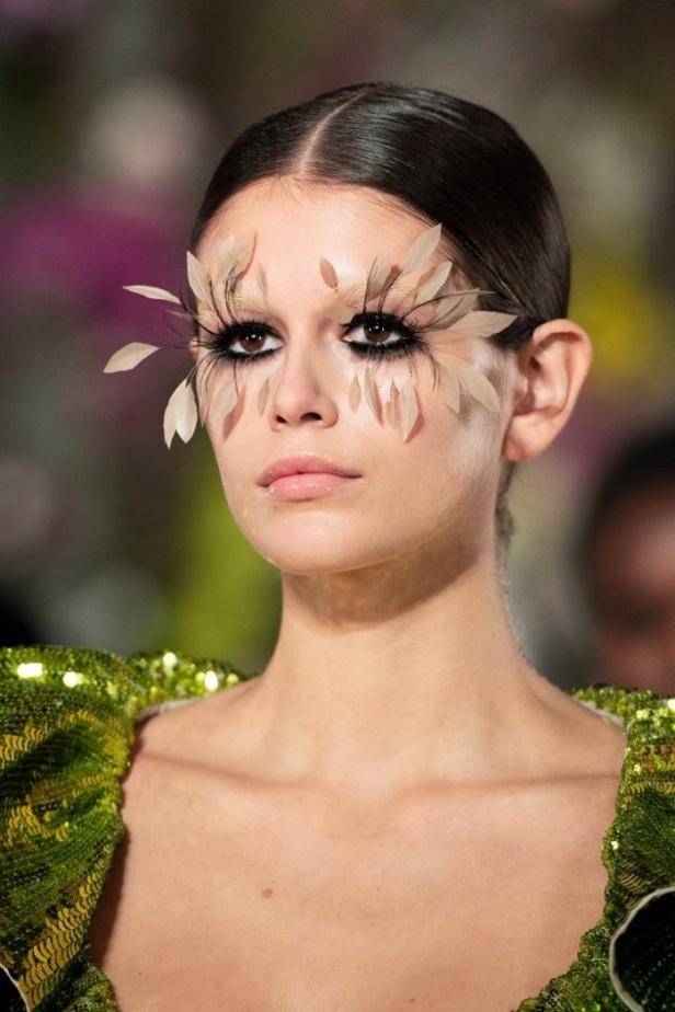 عرض أزياء فالنتينو لربيع 2019