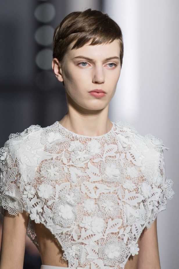 عرض أزياء Givenchy لهوت كوتو ربيع وصيف 2019 !