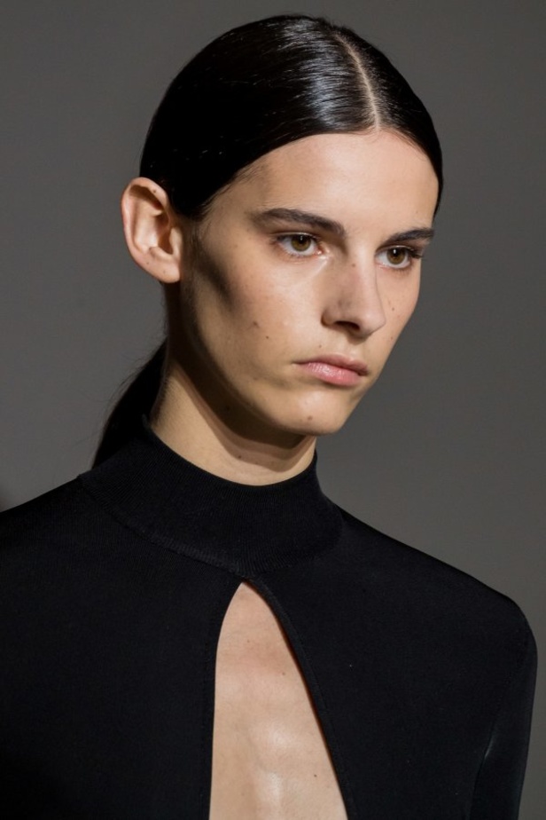 عرض أزياء Givenchy لهوت كوتو ربيع وصيف 2019 !