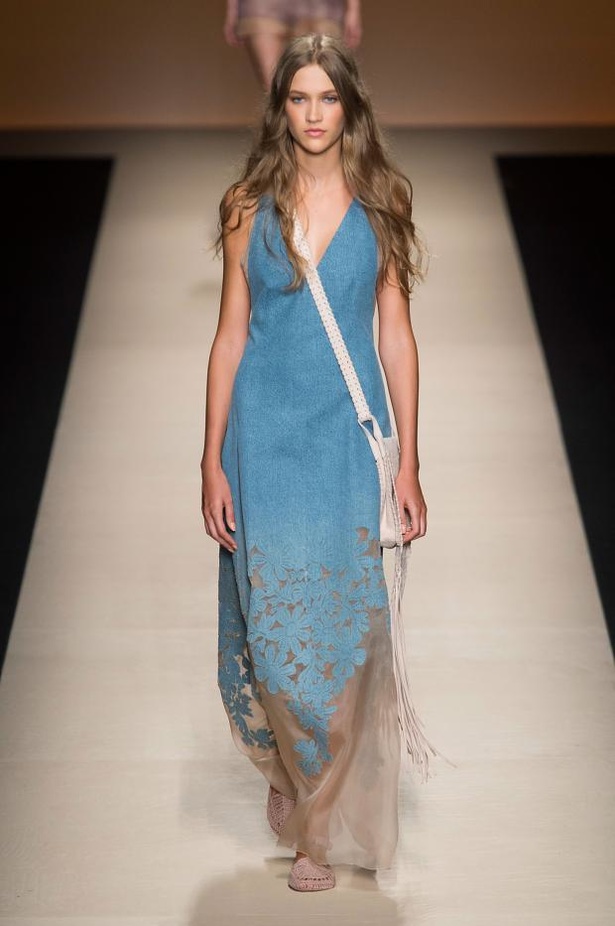 حوريات بوهيمية في عرض Alberta Ferretti لربيع وصيف 2015