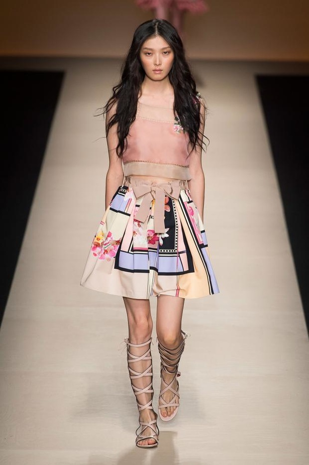حوريات بوهيمية في عرض Alberta Ferretti لربيع وصيف 2015